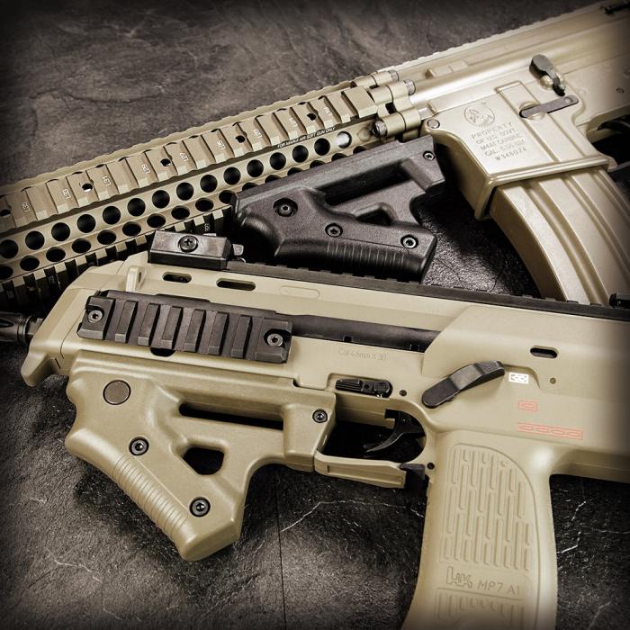 Grip - Custom Fore 20mm - Black & TAN
